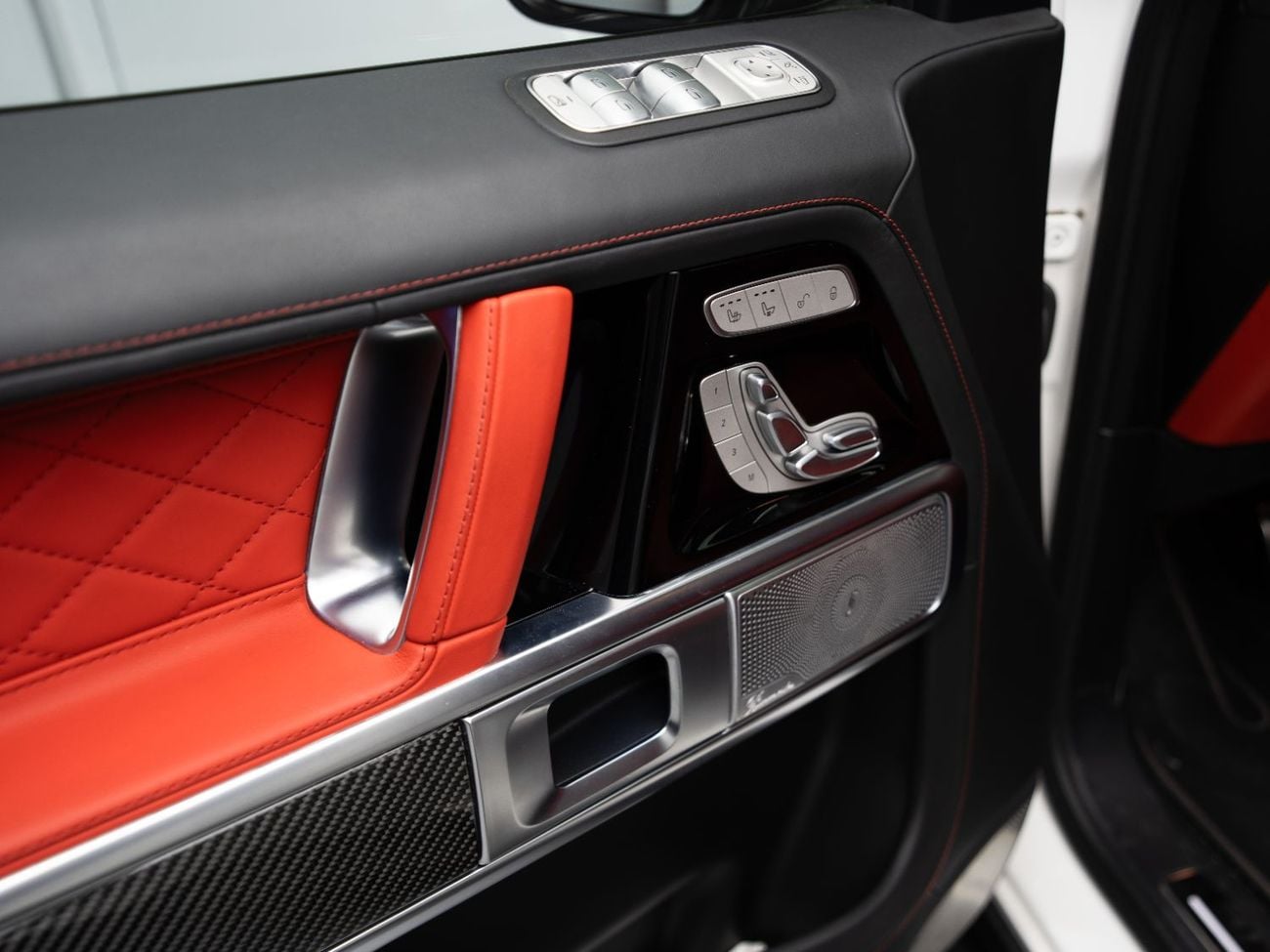 مرسيدس بنز G 63 AMG STANDARD BUY NOW, PAY 2027 | THE BLACKLINE STANDARD | 2030 Mercedes Warranty + Service Contract, GCC
