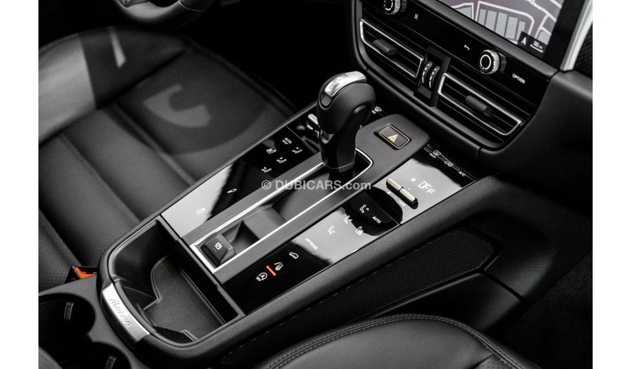 بورش ماكان 2023 Porsche Macan T / New Delivery / Porsche Warranty