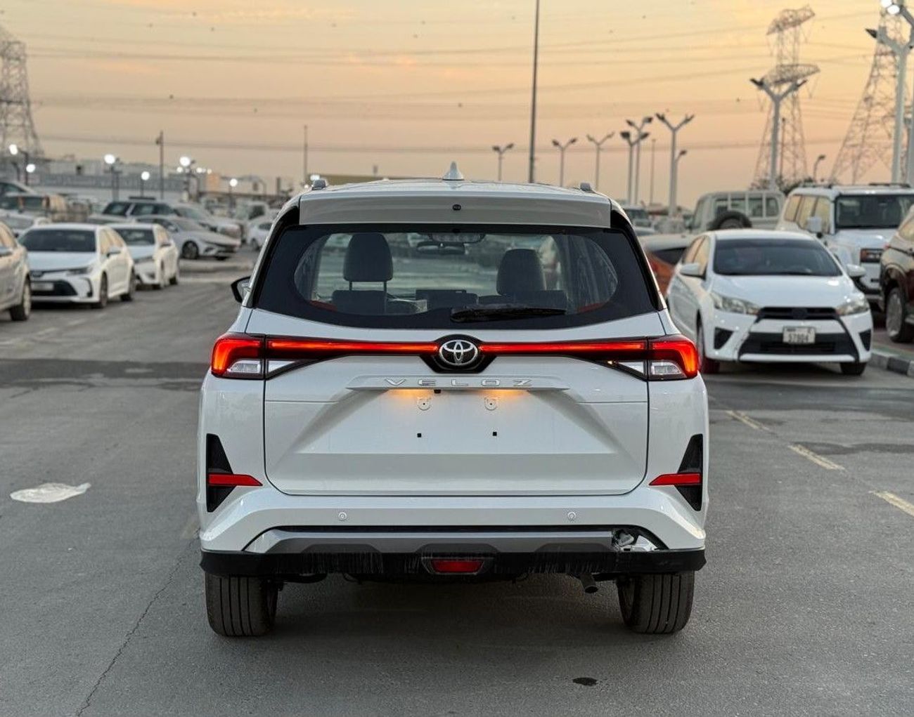 تويوتا فيلوز VELOZ - V Full Option 1.5L 4 Cylinders - 7 Seats 2025 Model