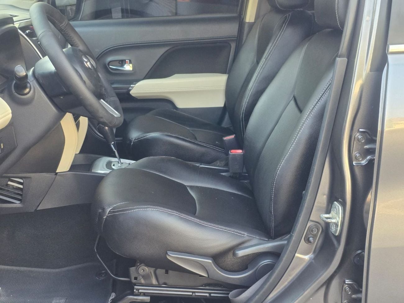 Toyota Rush GX 1.5 PETROL ENGINE | LHD | AT | 7 SEATS