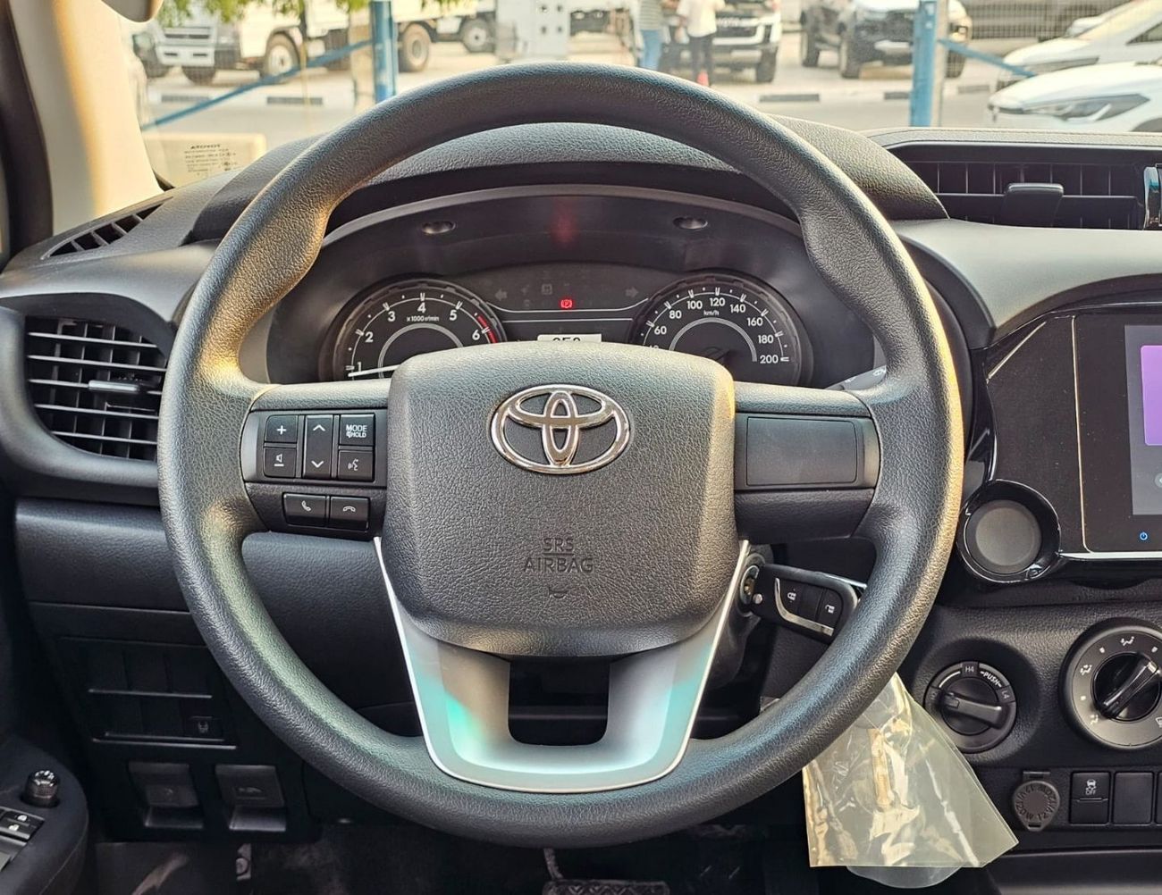 Toyota Hilux NARROW BODY DOUBLE CABIN NARROW BODY BASIC || DOUBLE CABIN / 2.7L PETROL V4 A/T / BED LINER | WINDOW VISOR | REAL CHROME BUMP