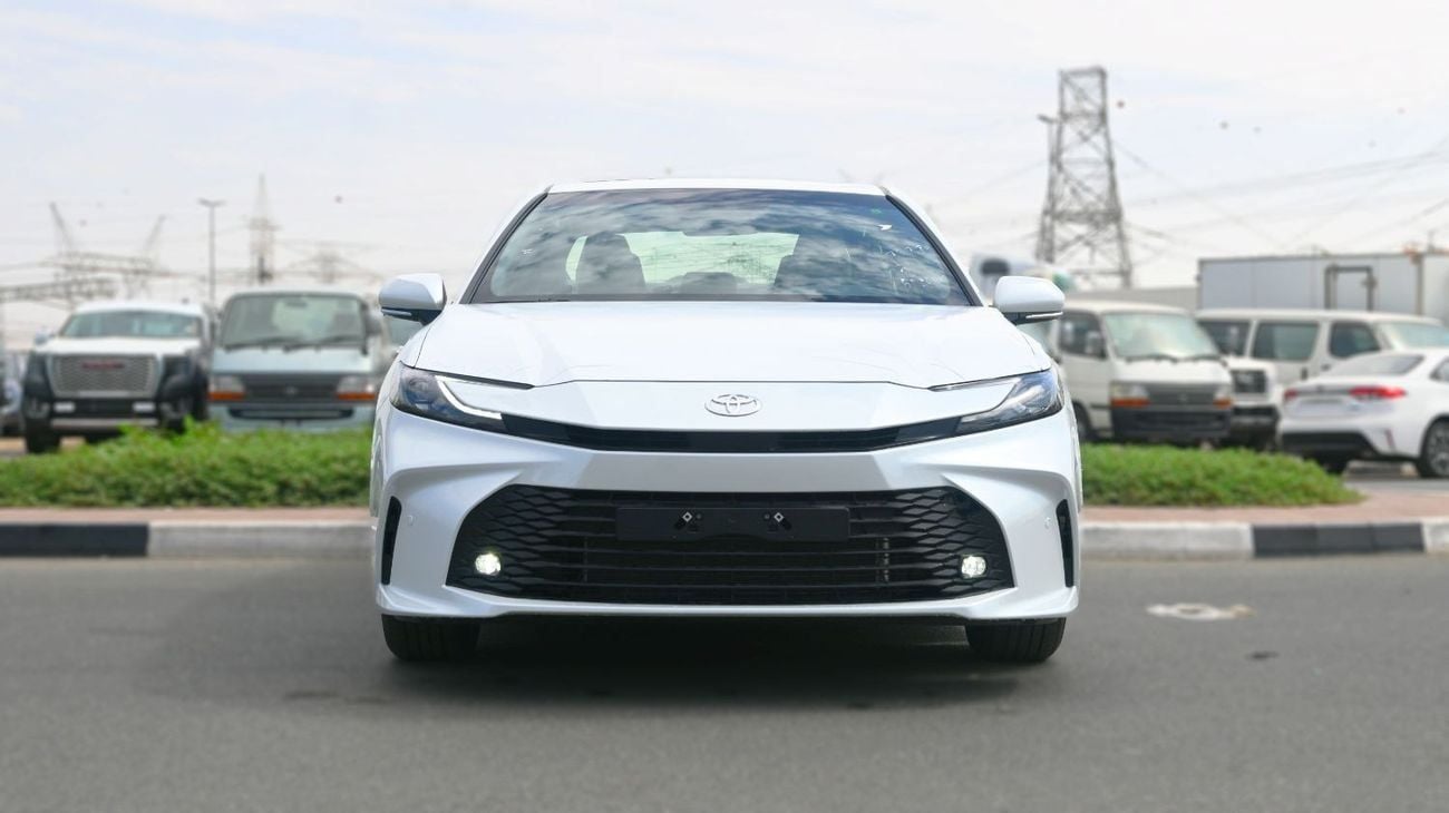 Toyota Camry E 2.5L Toyota Camry E-Plus 2.5L Hybrid, Model 2025, Color White