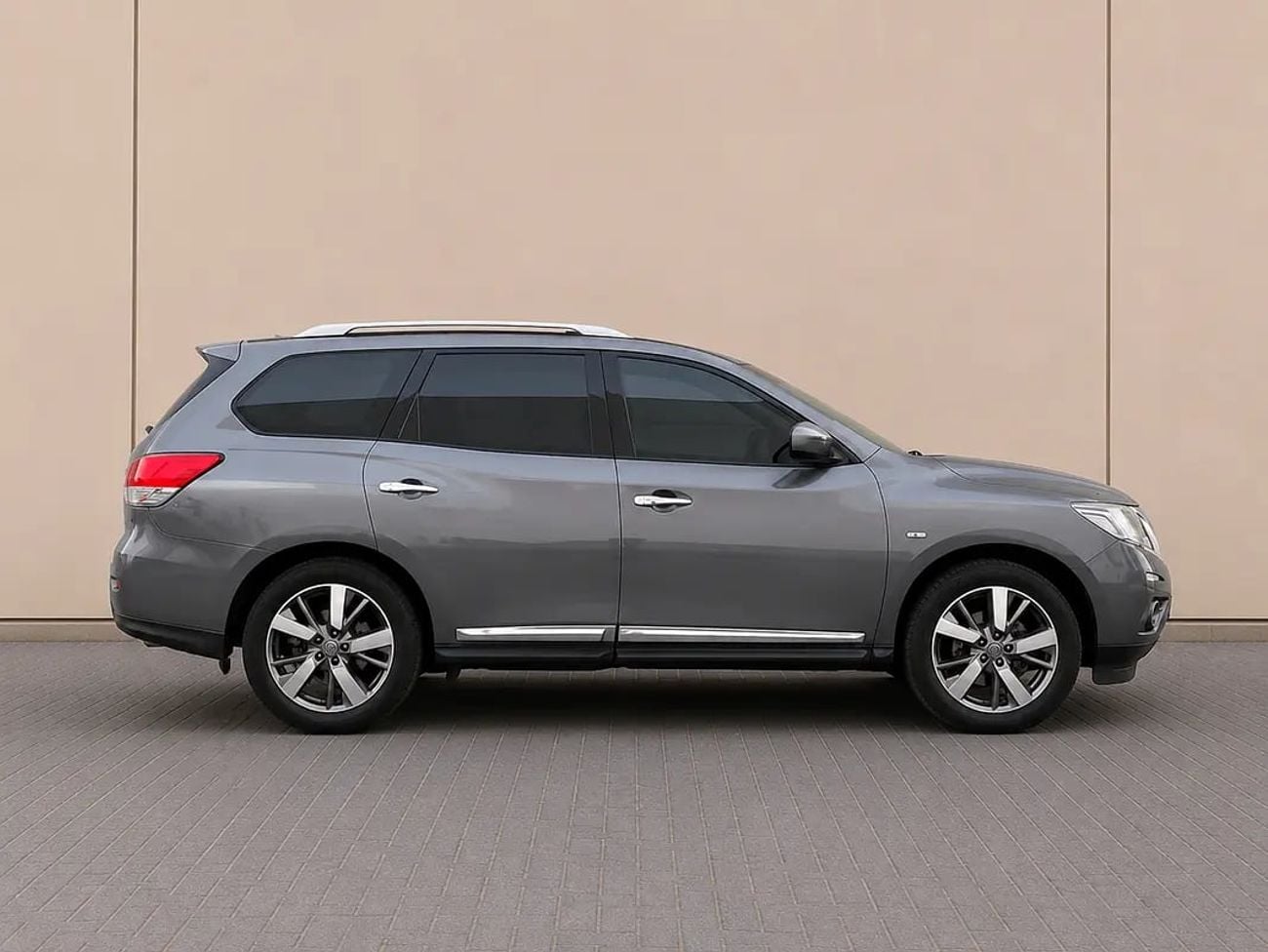 Nissan Pathfinder 901 P.M | SV GCC Specs