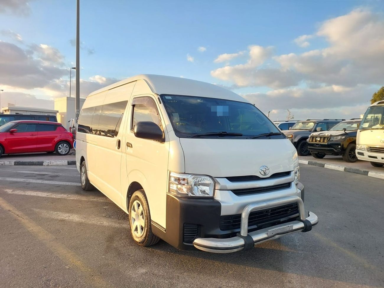 Toyota Hiace TOYOTA HIACE COMMUTER VAN RHD 2016 MODEL 3.0 L DIESEL AUTOMATIC(PM18509)