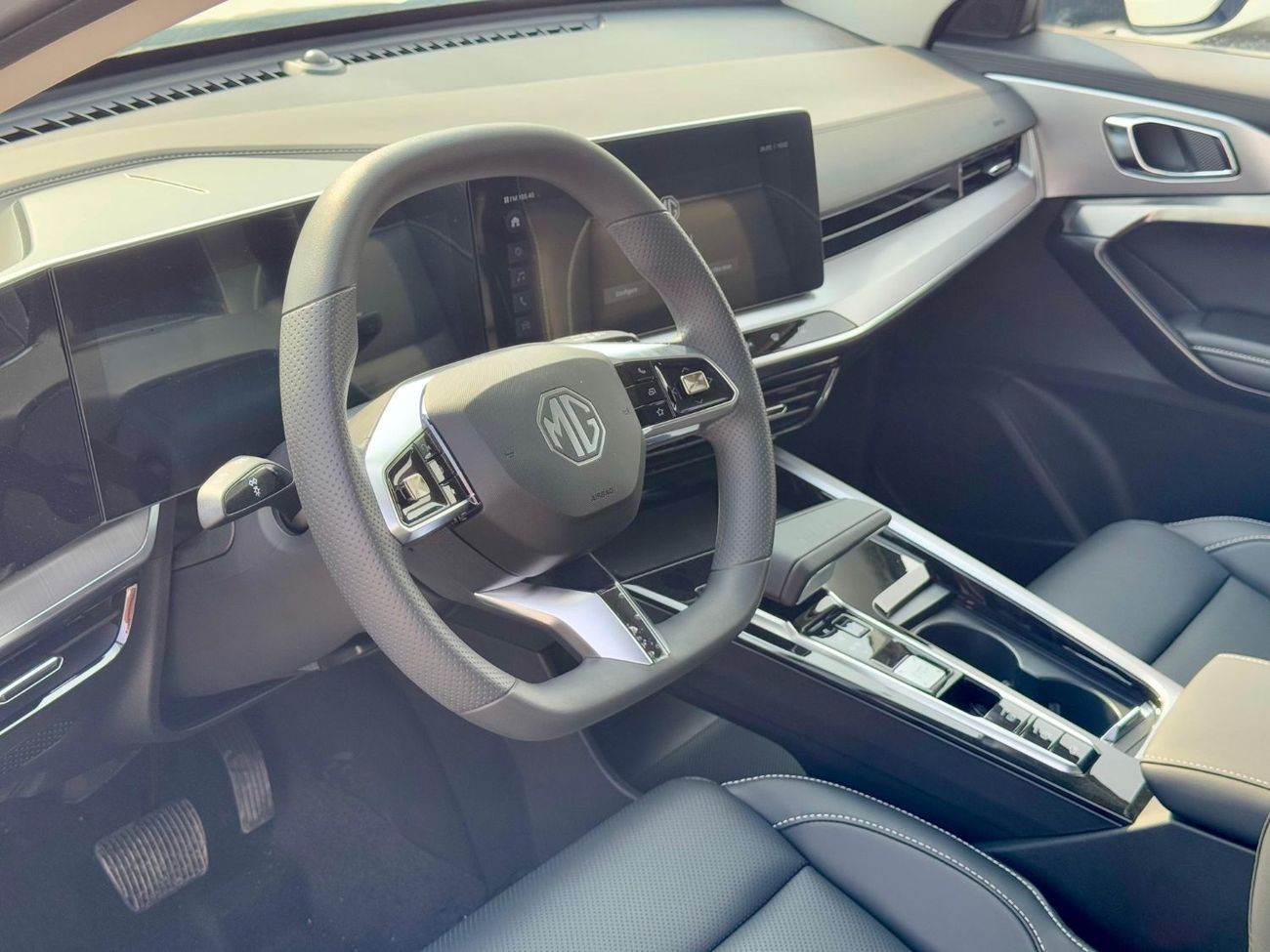 أم جي وان STD 1.5L Petrol FWD 2024 GCC Export Price @ 49,900 AED