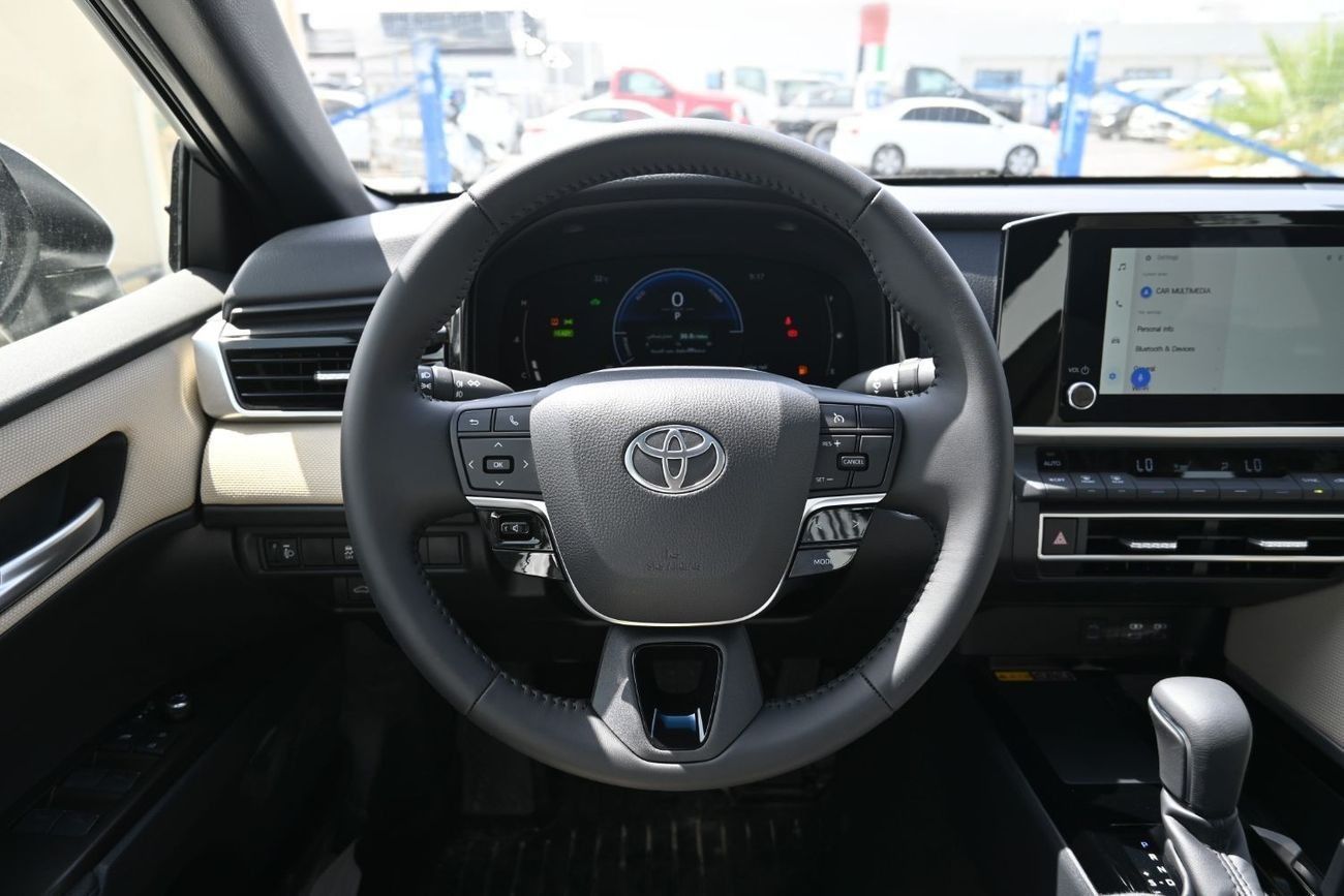 Toyota Camry LE HEV Toyota Camry LE 2.5L Hybrid, Model 2025, Color White