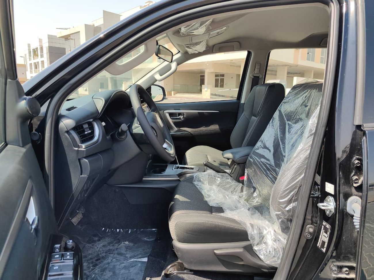 Toyota Fortuner 2025 Toyota Fortuner SR5 Mid-Option 7-Seater 2.7L 4-Cyl Petrol A/T 4x4 Only For Africa