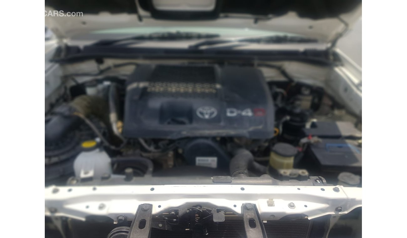 Toyota Hilux DIESEL 3.0L  MANUAL GEAR RIGHT HAND DRIVE