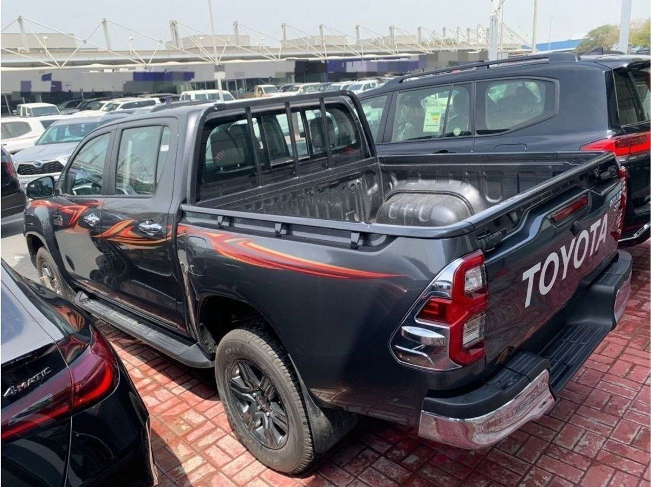 تويوتا هيلوكس TOYOTA HILUX 2.4L V4 4X4 AT FULL OPTION WITH PUSH START