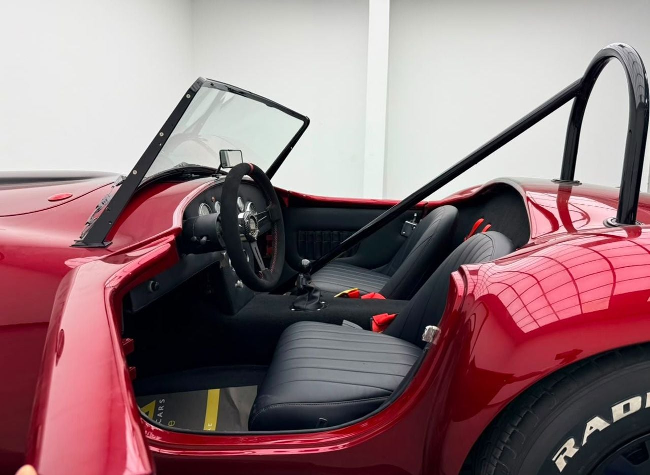 Ford Shelby Cobra 1965 Ford Shelby Cobra, Excellent Condition, Deep Bucket Seats, Smiths Analog Gauges, American Specs