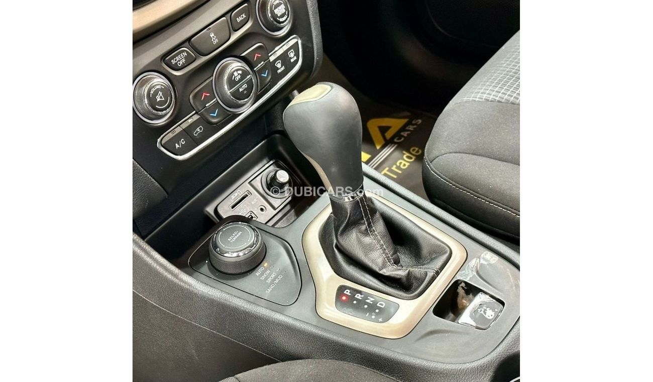 Jeep Cherokee 2016 Jeep Cherokee Longitude, Warranty, Low Kms, Excellent Condition, GCC