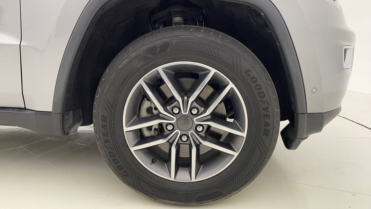 جيب جراند شيروكي LIMITED 3.6 | بدون دفعة مقدمة | اختبار القيادة في المنزل