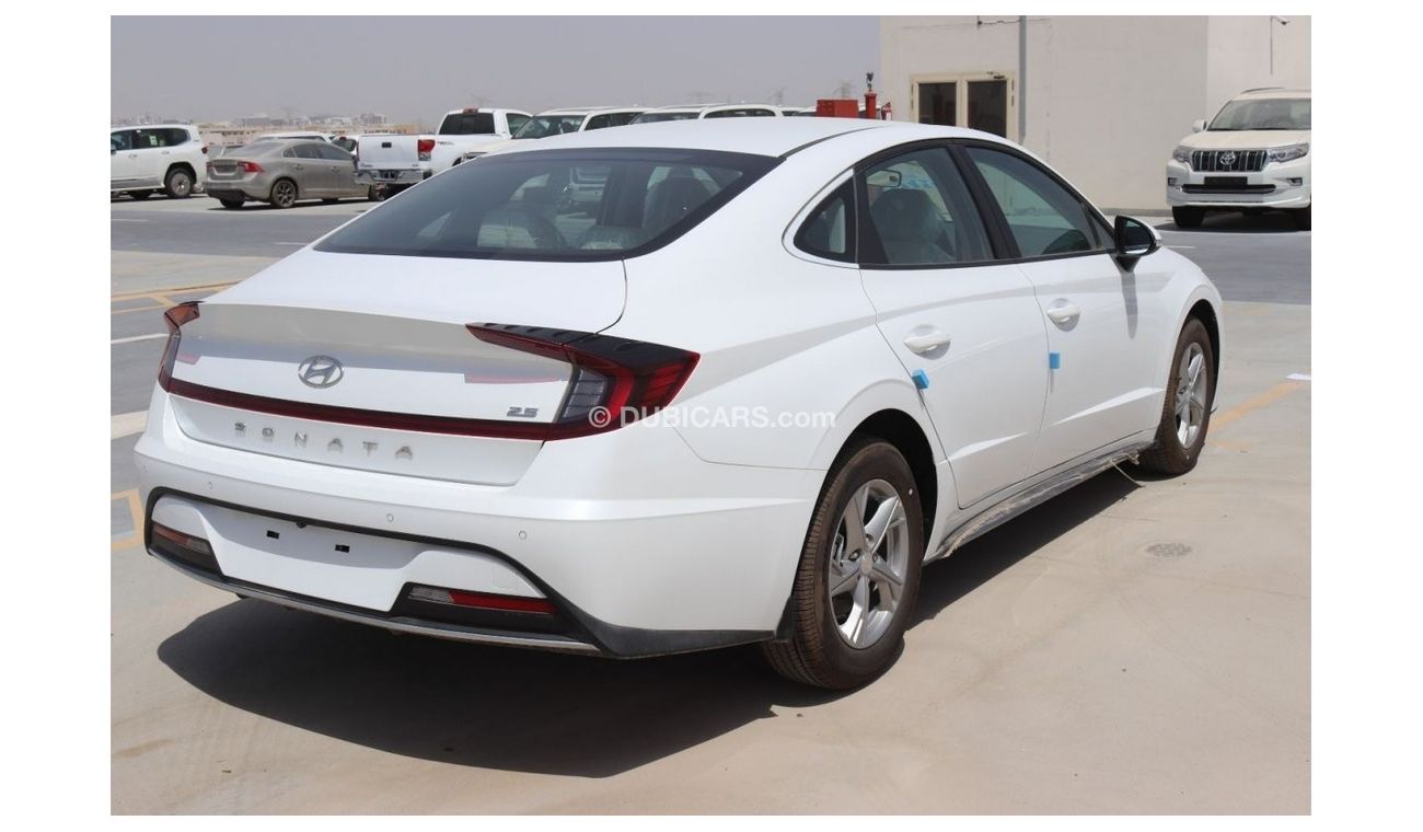 Hyundai Sonata 2.5L PETROL, MONITOR, SEDAN , FWD, 4 DOORS, COLOR WHITE, MULTIMEDIA STEEING, MODEL 2022. FOR EXPORT