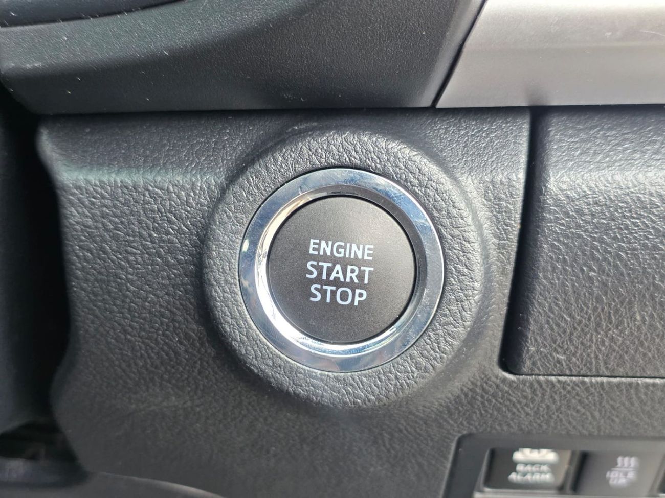 تويوتا هيلوكس RIGHT HAND VEHICLE ONLY FOR EXPORT FULL OPTION