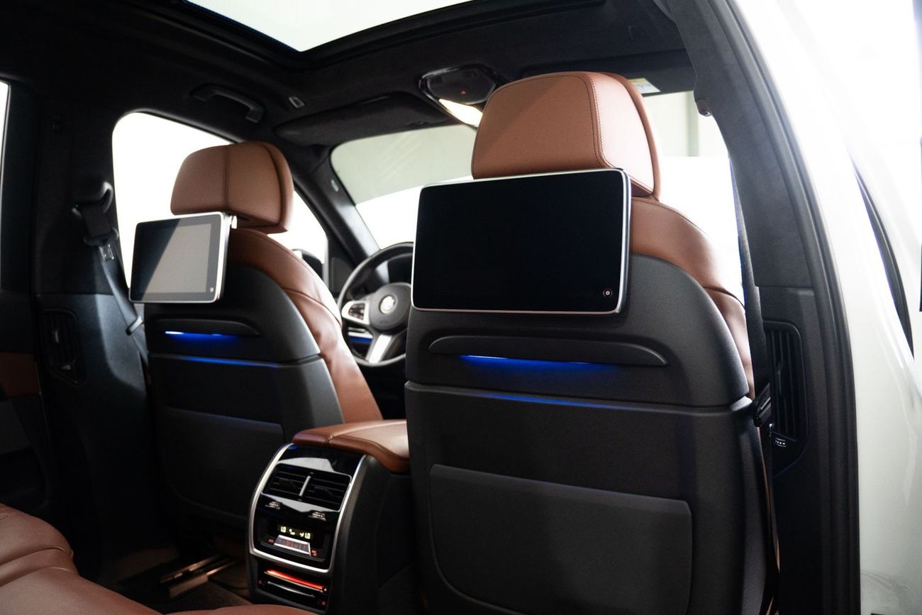 بي أم دبليو X7 40i M Sport Pure 3.0L (335 HP)