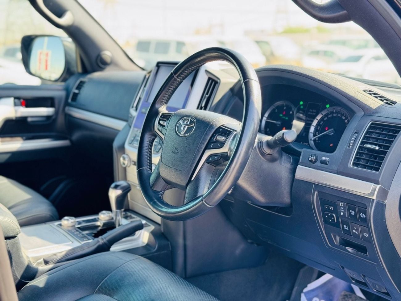 تويوتا لاند كروزر VXR Toyota Land Cruiser 2020 v8 diesel full options RHD