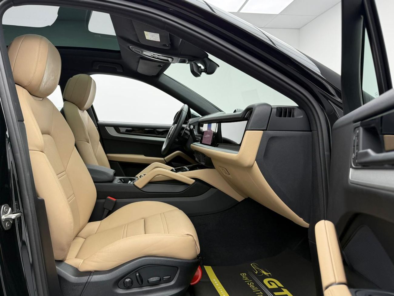 Porsche Cayenne Base Coupe 2025 Porsche Cayenne Coupe, 2028 Porsche Warranty, Full Porsche Service History, Low Km, 