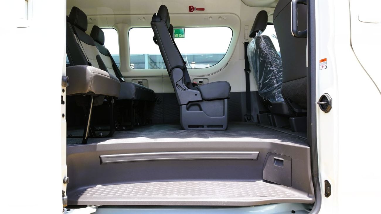 Toyota Hiace TOYOTA HIACE GL FULL OPTION M/T