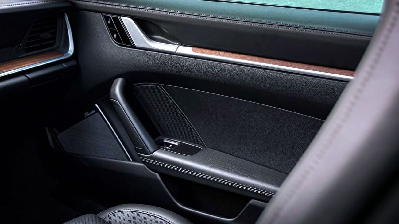 Porsche 911 Carrera 4S 3.0L (380 HP) Coupe