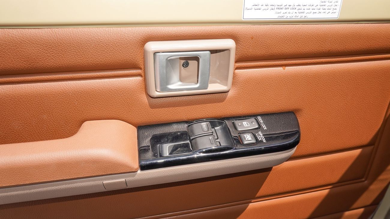 Toyota Land Cruiser Pick Up LX 4.0L V6 Single Cabin A/T