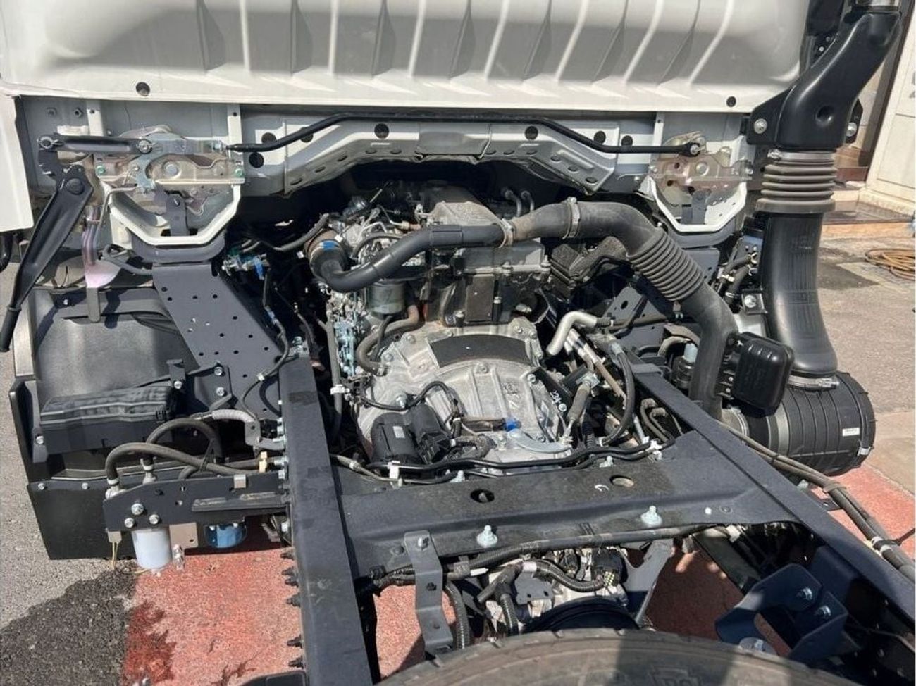 Isuzu NPR Isuzu npr short chassis 4.2L