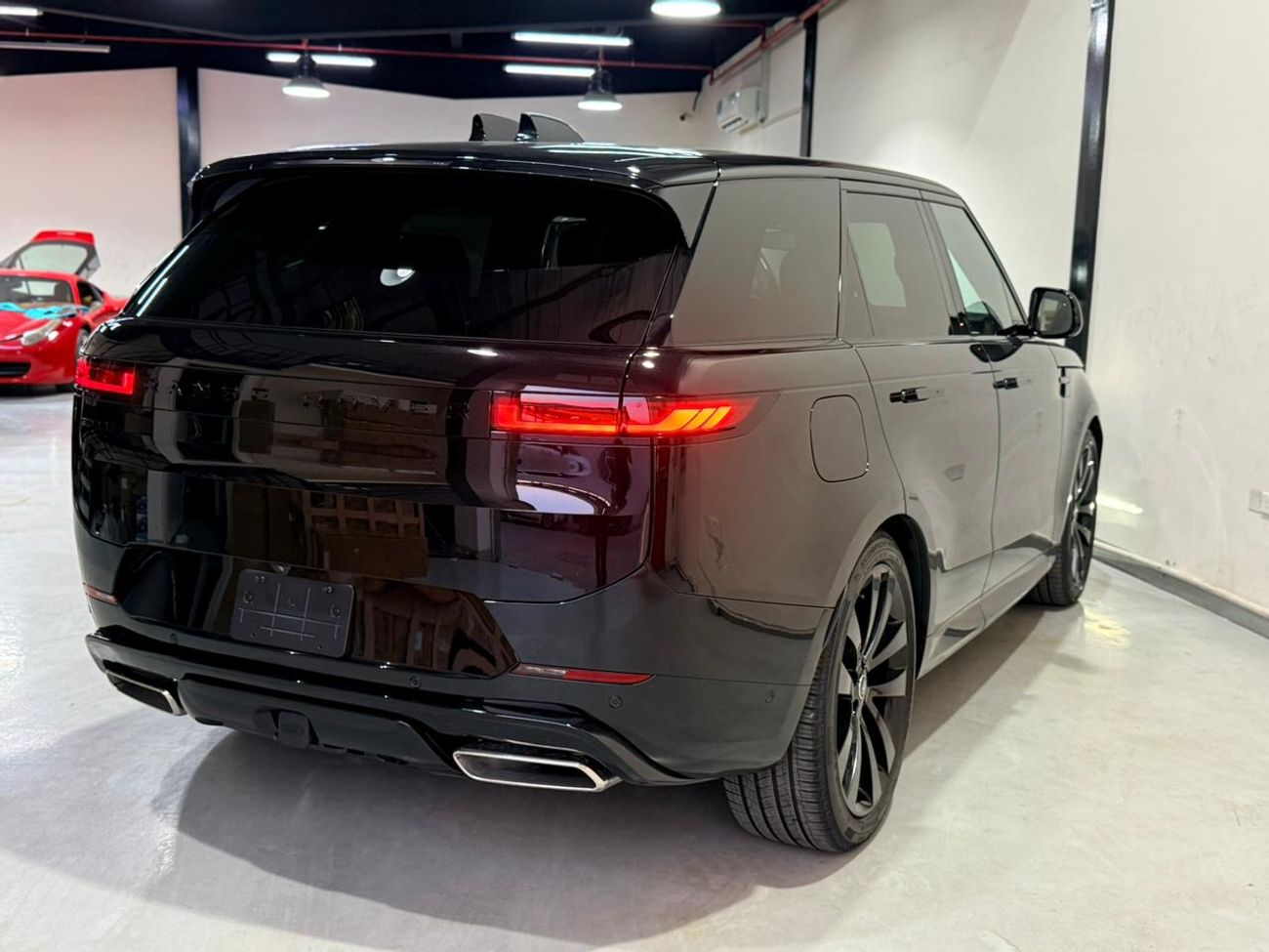 Land Rover Range Rover Sport P400 HSE 2025