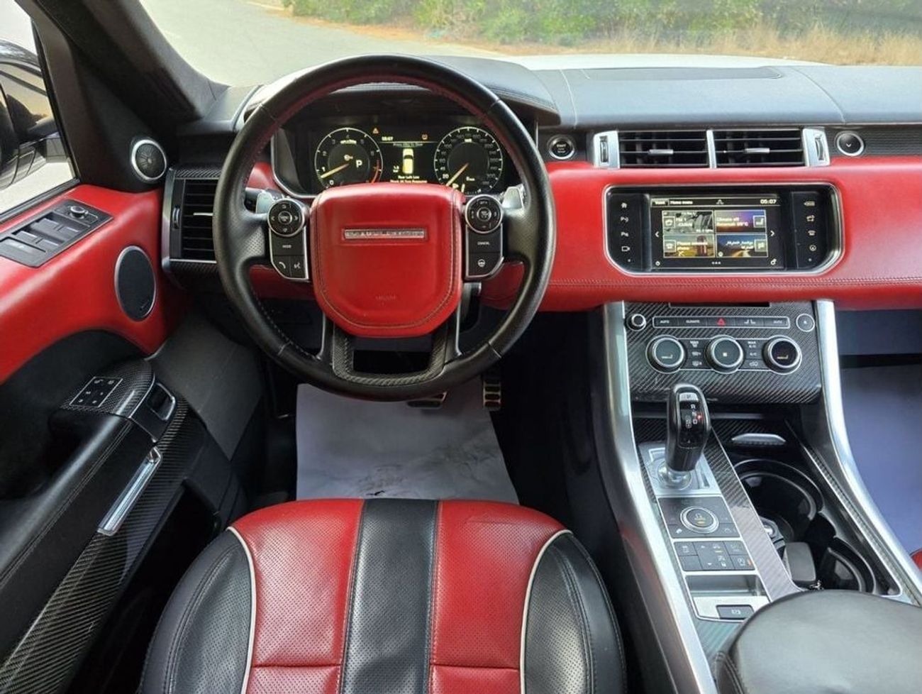 لاند روفر رينج روفر سبورت SVR 5.0L (575 HP) 4WD SPORT SVR 2016 GCC //FSH //ACCIDENTS FREE //ORIGINAL PAINT