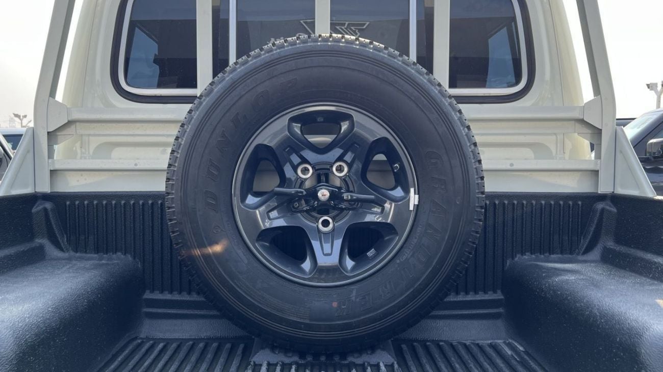 تويوتا لاند كروزر بيك آب 4.0L Double Cab