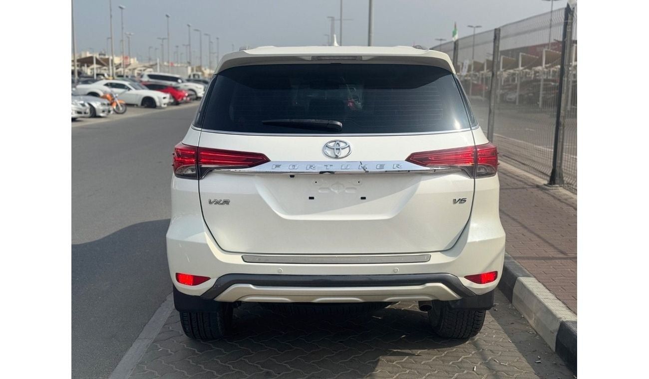 تويوتا فورتونر VXR 4.0L (278 HP)