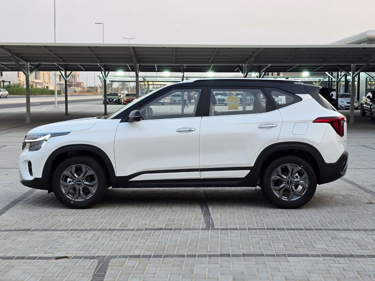 Kia Seltos LX STD