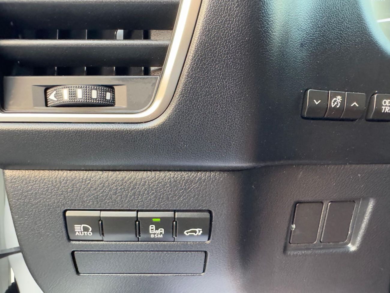 Lexus NX300 Lexus Nx300 2019 sunroof