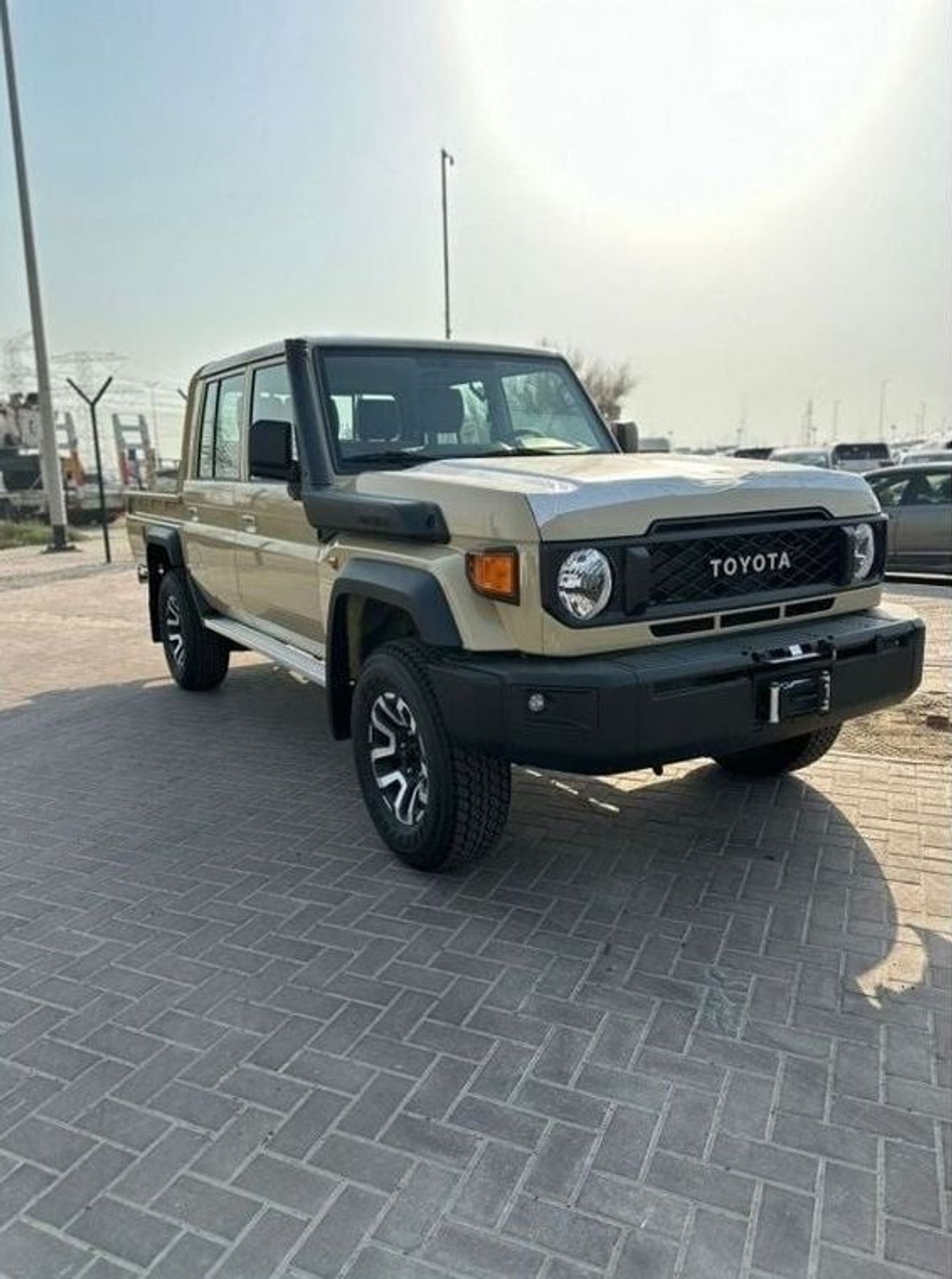 تويوتا لاند كروزر بيك آب Toyota Land Cruiser Pickup LC79 Double Cabin Petrol 4.0 Model 2024