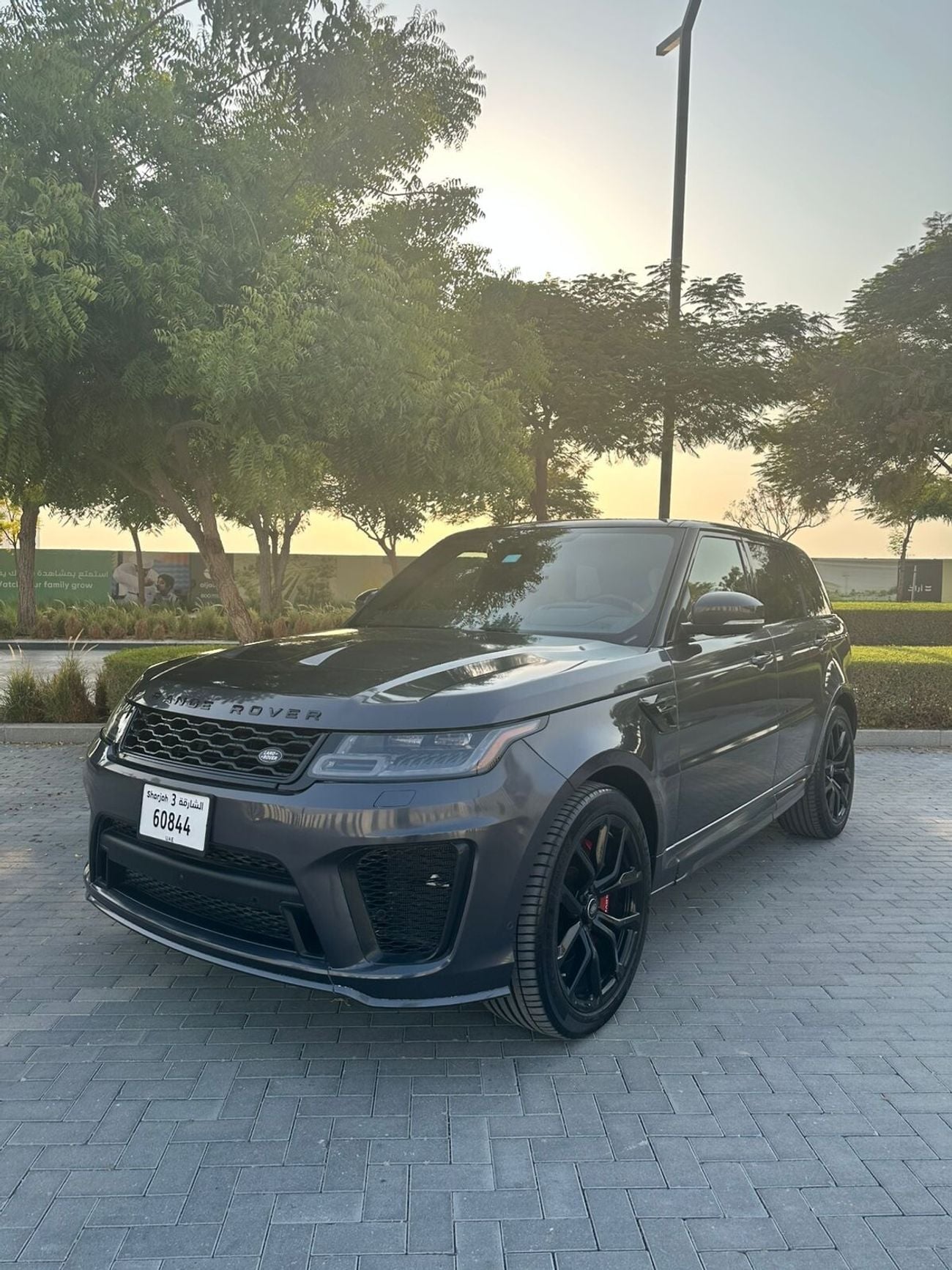 Land Rover Range Rover Sport SVR 5.0L (575 HP) AWD