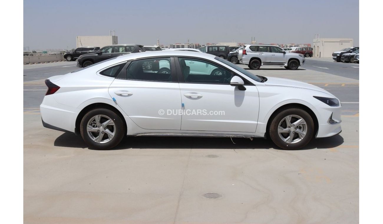 Hyundai Sonata 2.5L PETROL, MONITOR, SEDAN , FWD, 4 DOORS, COLOR WHITE, MULTIMEDIA STEEING, MODEL 2022. FOR EXPORT