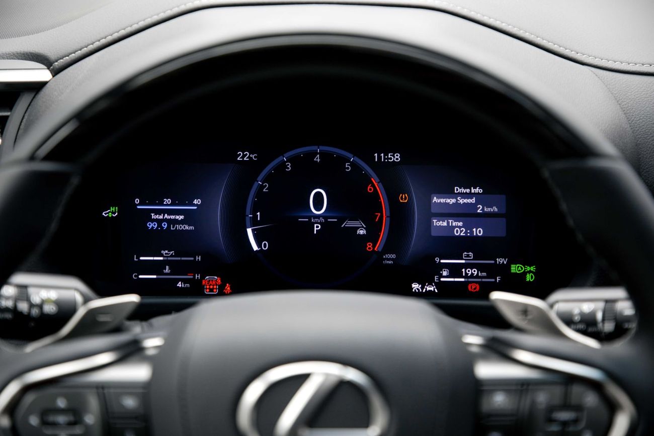 لكزس LX 600 Signature 3.5L - Sonic Quartz Inside Red | Export Only