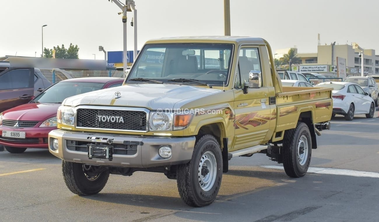 تويوتا لاند كروزر بيك آب 4.0L