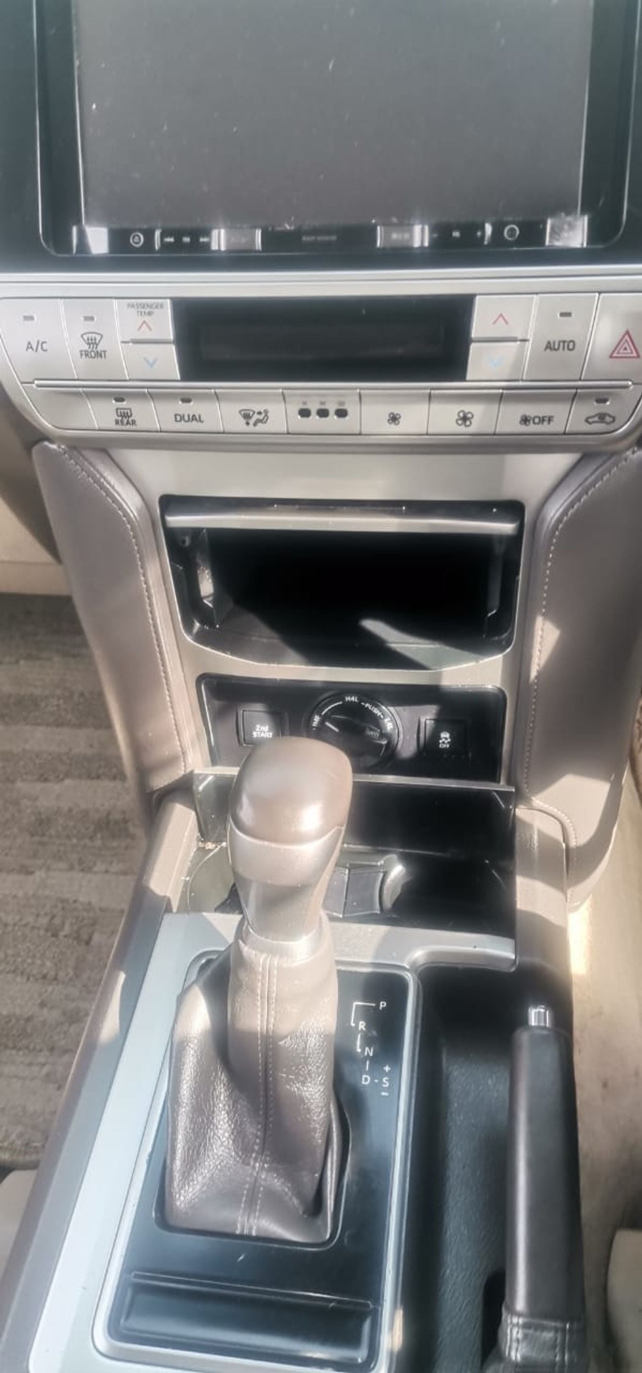 Toyota Prado TXL / 2.7L V4 PETROL / DVD + CAMERA / PWR WITH LEATHER SEATS / REAR A/C ( CODE # 3BA-TRJ150W)