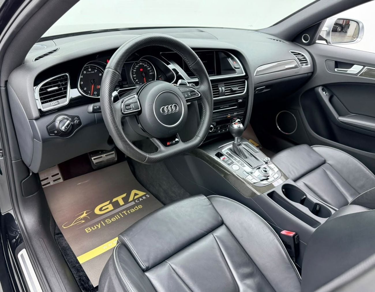 Audi RS4 STANDARD 2014 Audi RS4, Service History, Excellent Condition, Japanese Specs.