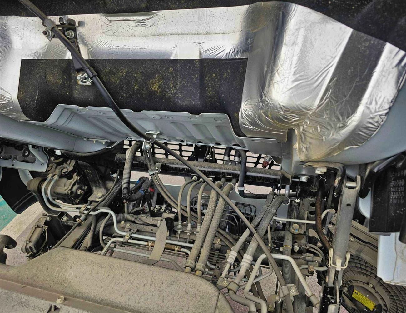 ميتسوبيشي فوسو كانتير CARGO Z87 WITH ABS / 170L 2 TANKS / 4.2T DIESEL V6 M/T (CODE # CMCAR)