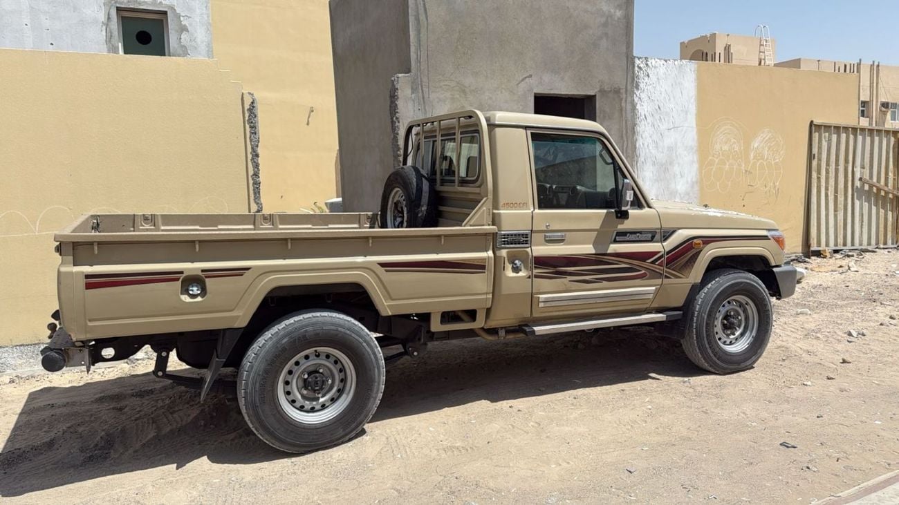 تويوتا لاند كروزر بيك آب 4.0