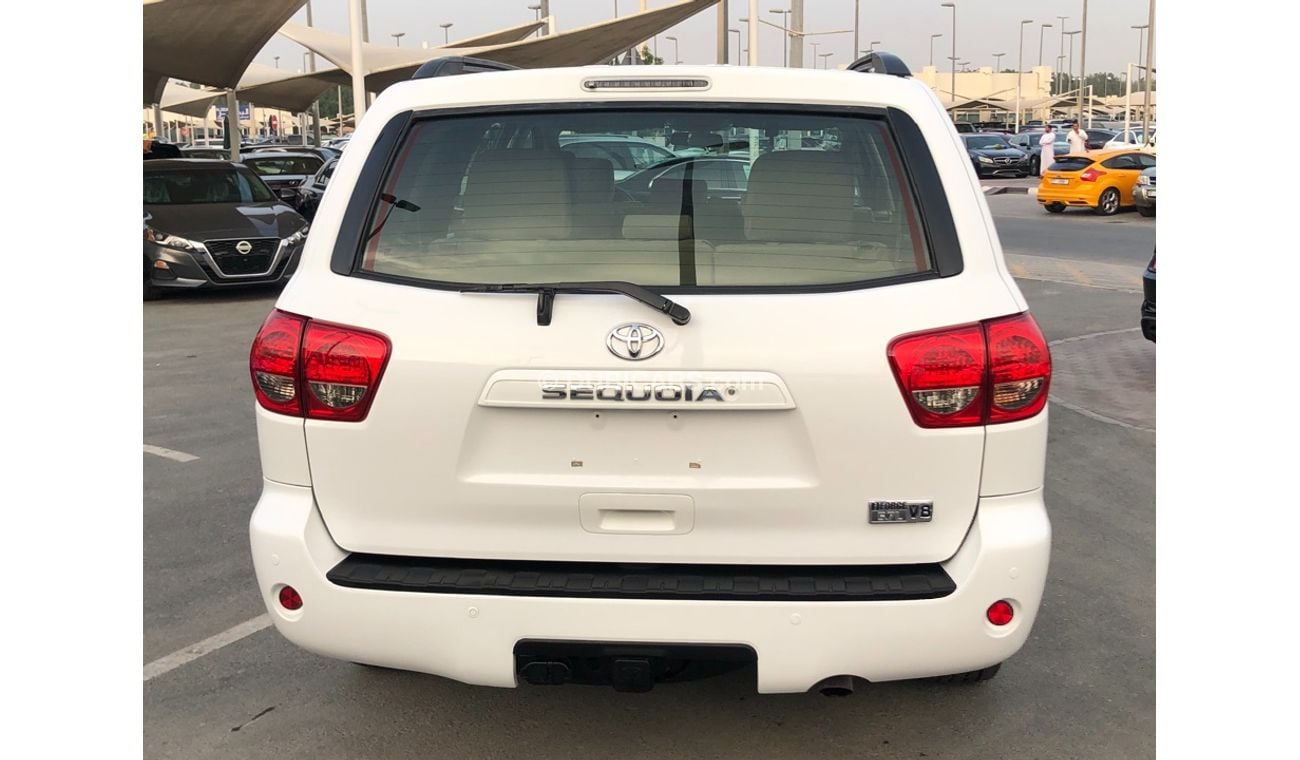 تويوتا سيكويا موديل 2013 خليجي حاله ممتازه من الداخل والخارج