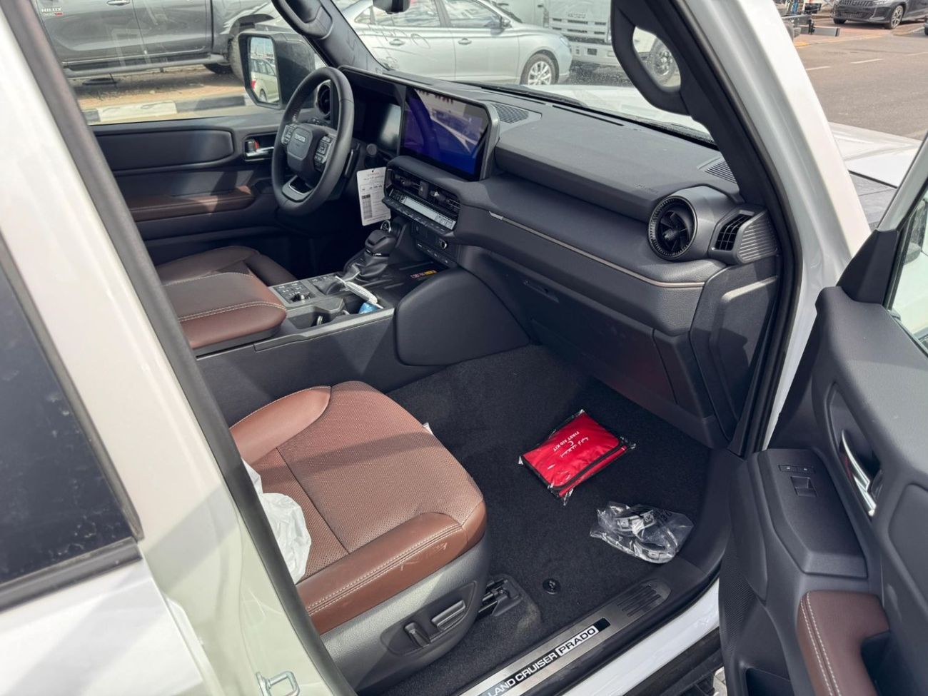 Toyota Prado 2.4L 4WD PETROL AUTOMATIC TRANSMISSION ( FOR RE-EXPORT ONLY )