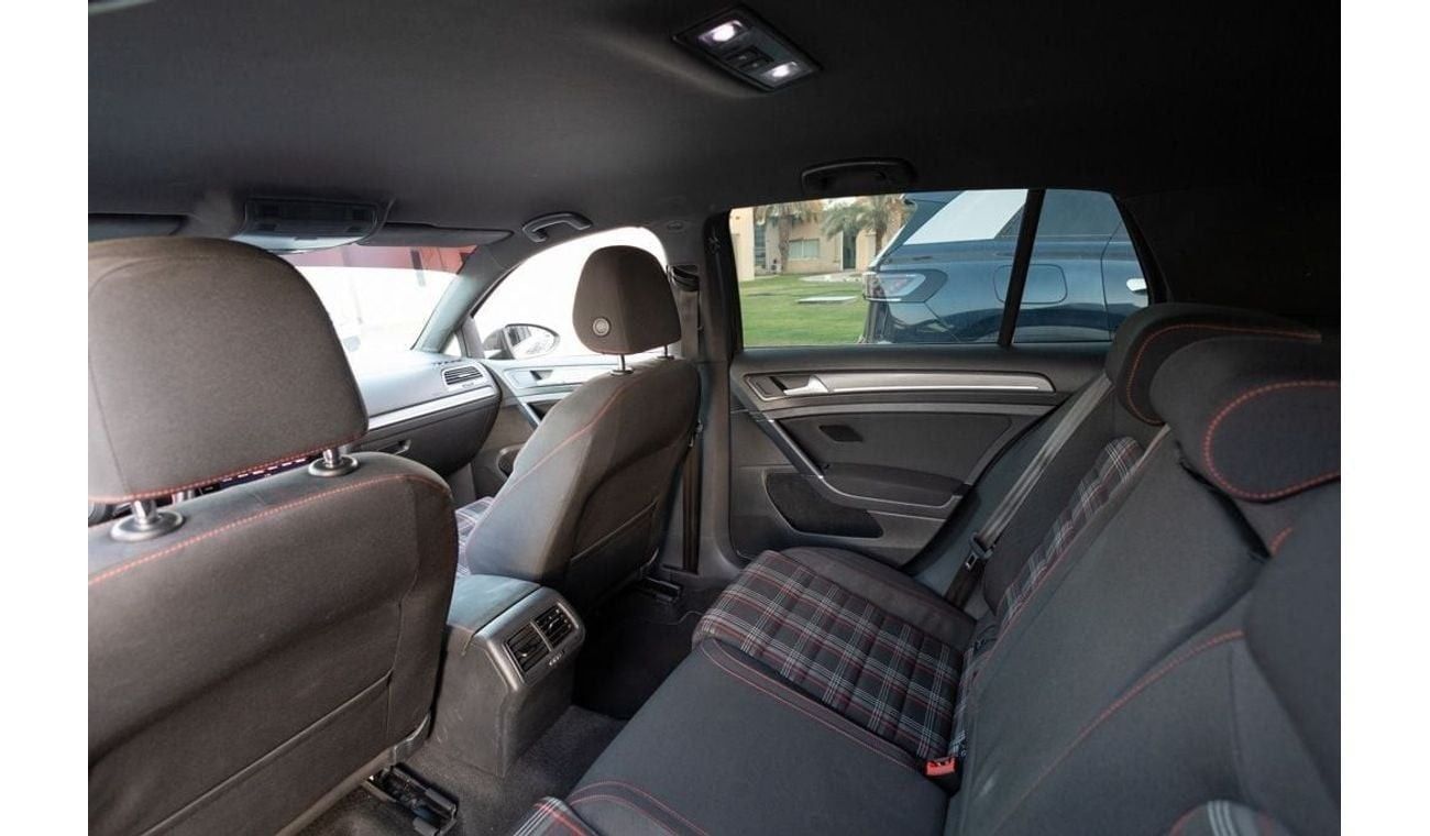 فولكس واجن جولف GTI Fabric + 2.0L Volkswagen Golf GTI 2019 GCC under Warranty with Flexible Down-Payment.