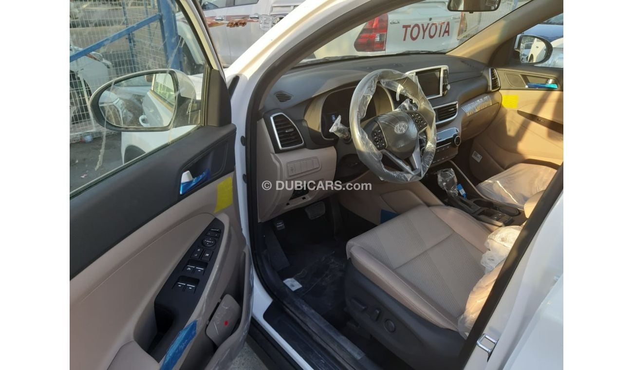 Hyundai Tucson 2.0 with sun roof