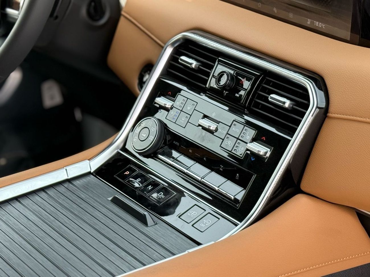 Nissan Patrol LE Platinum City 3.5L