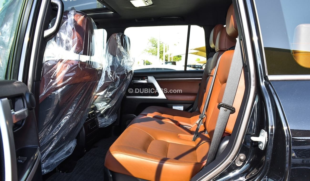 تويوتا لاند كروزر VXR 5.7 V8  Grand Touring