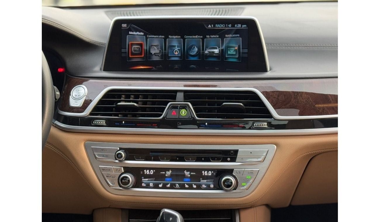 BMW 740Li Luxury 3.0L (335 HP) BMW 740Li / 2016 / GCC / Only 59,000KM / Full Option/ Free Accident/ 3 Keys