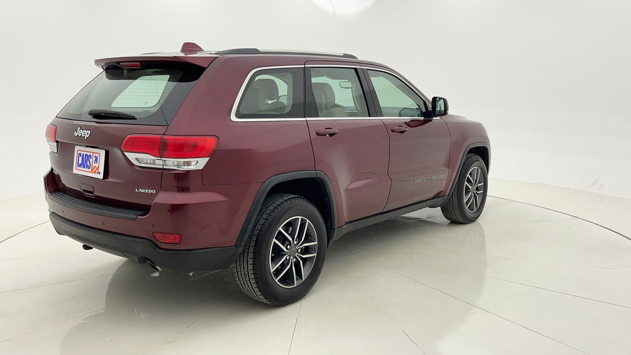 جيب جراند شيروكي LAREDO 3.6 | بدون دفعة مقدمة | اختبار القيادة في المنزل