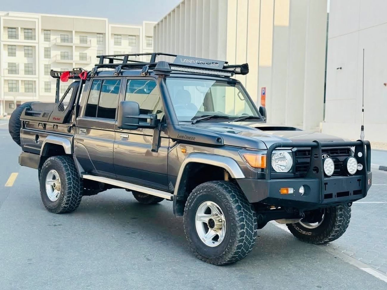 Toyota Land Cruiser Pick Up Double Cabin 4.5L Toyota landcuriser pickup Double Cabin 2017  4.5L Diesel