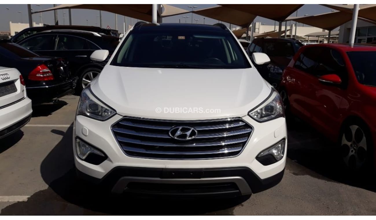 Hyundai Santa Fe 2014 Model Grand santafe V6 3.3 ltr full options Gulf specs panorama navigation camera leather seat